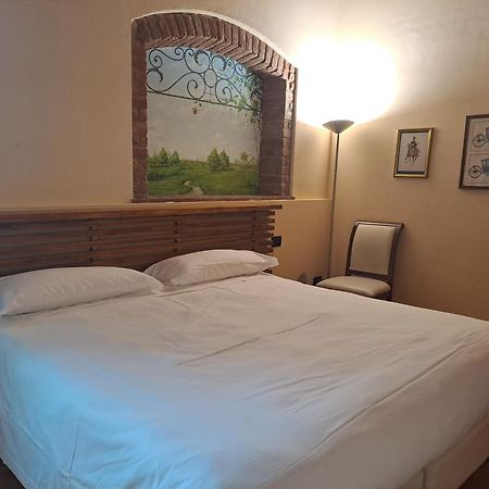 Stagno Lombardo Agriturismo Cascina Farisengo מראה חיצוני תמונה